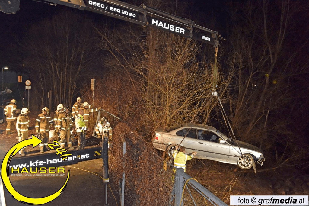 Auto wird heraufgeholt